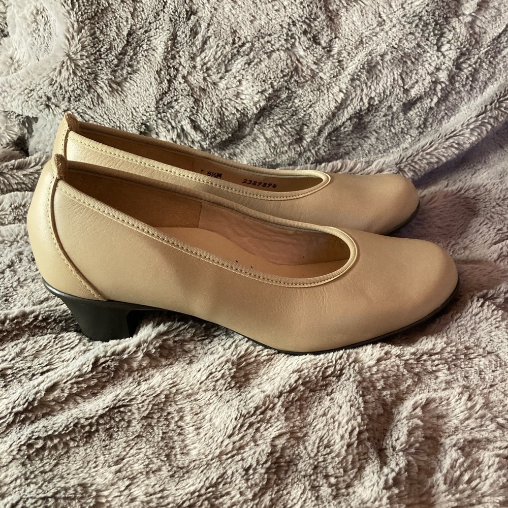 SAS Milano Crema Leather Comfort Pumps slip on Shoes Women’s 5.5 M Made USA